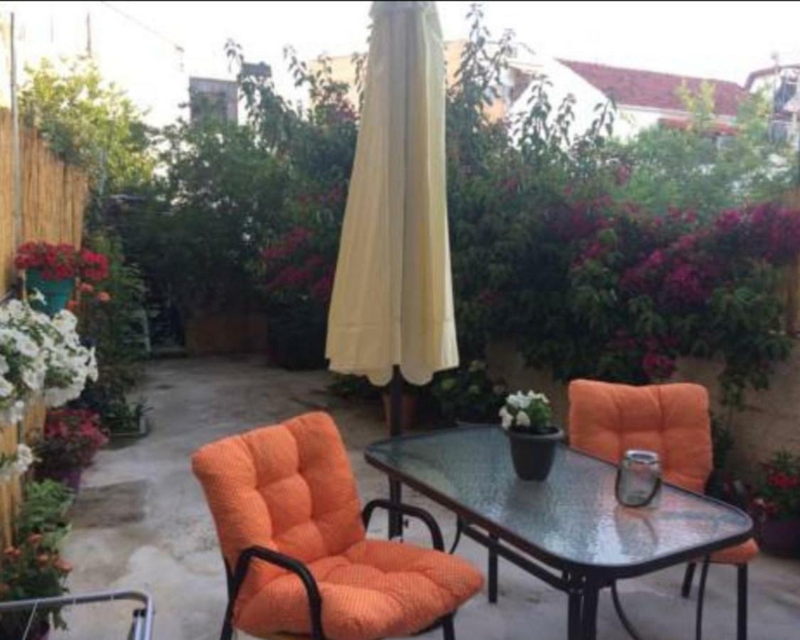 Konstantina's Near The Apartamento *